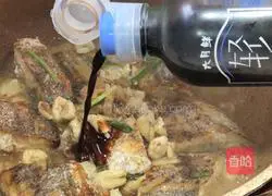 Illustration of how to make fried hairtail with garlic 10