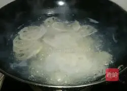 Innovative version of boiled crispy pork recipe 3