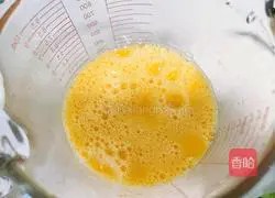 Low-fat and low-calorie~How to make scrambled eggs with cucumber and fungus Illustration 4