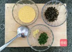 Illustration of how to make sea cucumber and millet porridge 2