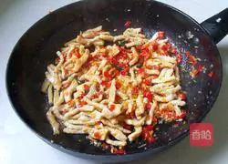 Illustration of how to make fish-flavored shredded pork 5