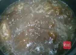 Illustration of how to make rice cooker sauced pig's trotters 16