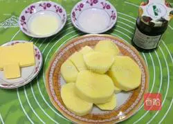 Blueberry Illustration of how to make mashed potatoes with sauce 1