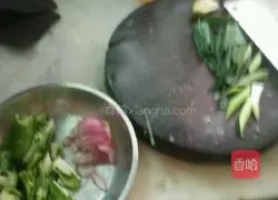 Illustration of Hunan Chili Stir-fried Bacon 3