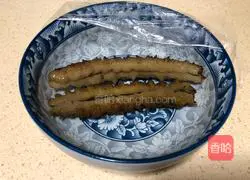 Illustration of how to make sea cucumber and millet porridge 2