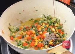 Illustration of how to make colorful shrimps 11