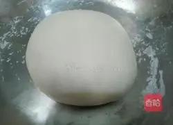 Braised noodles with tomato sauce Illustration of how to make slices 1