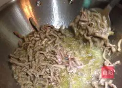 Illustration of how to cook beef with wild pepper 6