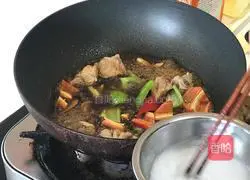 Illustration of how to make fried pork ribs with black bean sauce 8