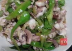 Illustration of four dishes (mushrooms and green vegetables, steamed eggplant, baby cabbage, fried octopus with green pepper) 4