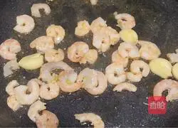 Illustration of how to make fried shrimps with broccoli 5