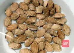 Illustration of how to make stir-fried flower armor 1