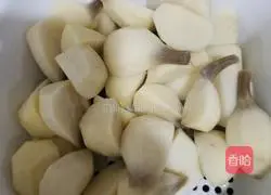 Illustration of Braised Pork with Mushrooms 3