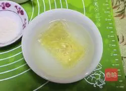 Illustration of how to make milk chocolate mousse 2