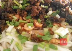 Illustration of how to make noodles 3