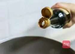 Illustration of how to make crispy money eggs 10