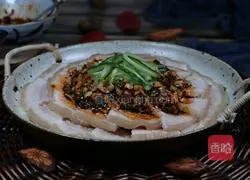 Illustration of how to make garlic white meat 11