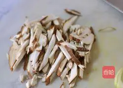 Illustration of how to make chicken leg rice 4