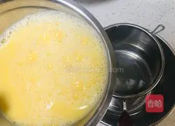 Illustration of how to make 60-year-old chicken cake 3