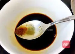 Illustration of how to make Kung Pao shrimp balls 4