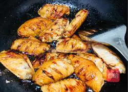 Illustration of braised chicken wings 5