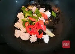 Illustration of how to make double pepper cuttlefish flowers 13