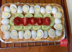 Illustration of how to make wavy thin pizza 17