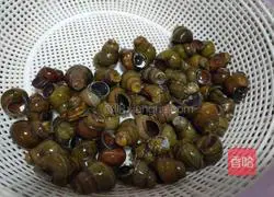 Illustration of how to make fried snails with soy sauce 2
