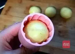 Illustration of making mashed potato cake 9