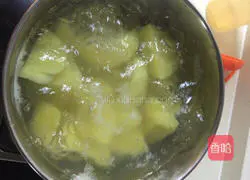 Illustration of how to make French ham mashed potatoes 2