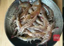 Illustration of how to make prawns in tomato sauce 2