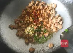 Illustration of how to make spicy stir-fried Sanding 5