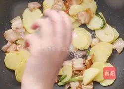 Illustration of how to make stir-fried pork with potatoes 3