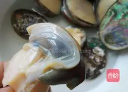 Illustration of how to make abalone in garlic oyster sauce 2