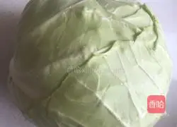 Illustration of how to make hand-shredded cabbage 3
