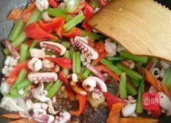 Illustration of how to make stir-fried squid 10