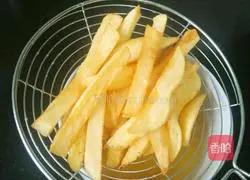 Illustration of how to make tomato sauce for French fries 8