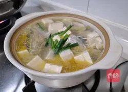 Illustration of how to make standing fish tofu pot 9