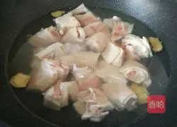 Illustration of Braised Pork Trotters 2