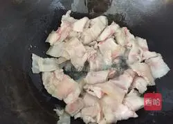 Illustration of how to make fried pork with Hangzhou pepper 6