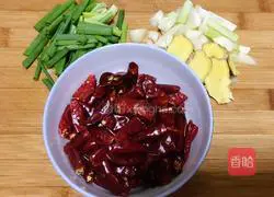 Illustration of how to make spicy chicken diced 2