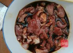 Illustration of how to make fried meat with tomato sauce 1