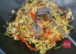 Illustration of how to make assorted kimchi and shredded pork 4