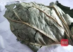 Illustration of how to make lotus leaf chicken 8