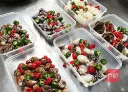 Illustration of how to make spicy seafood with spicy sauce 9