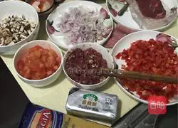 Illustration of how to make beef, egg and tomato sauce pasta 1