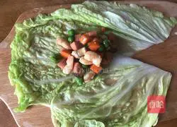 Illustrations of how to make a fortune bag 8