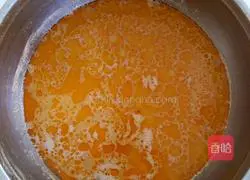 Illustration of how to make spicy hotpot in physical store 8