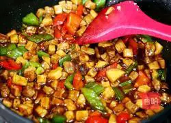 Illustration of how to make diced beef with king oyster mushroom 8