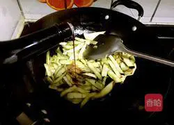 Illustration of how to make stir-fried eggplant shreds 6